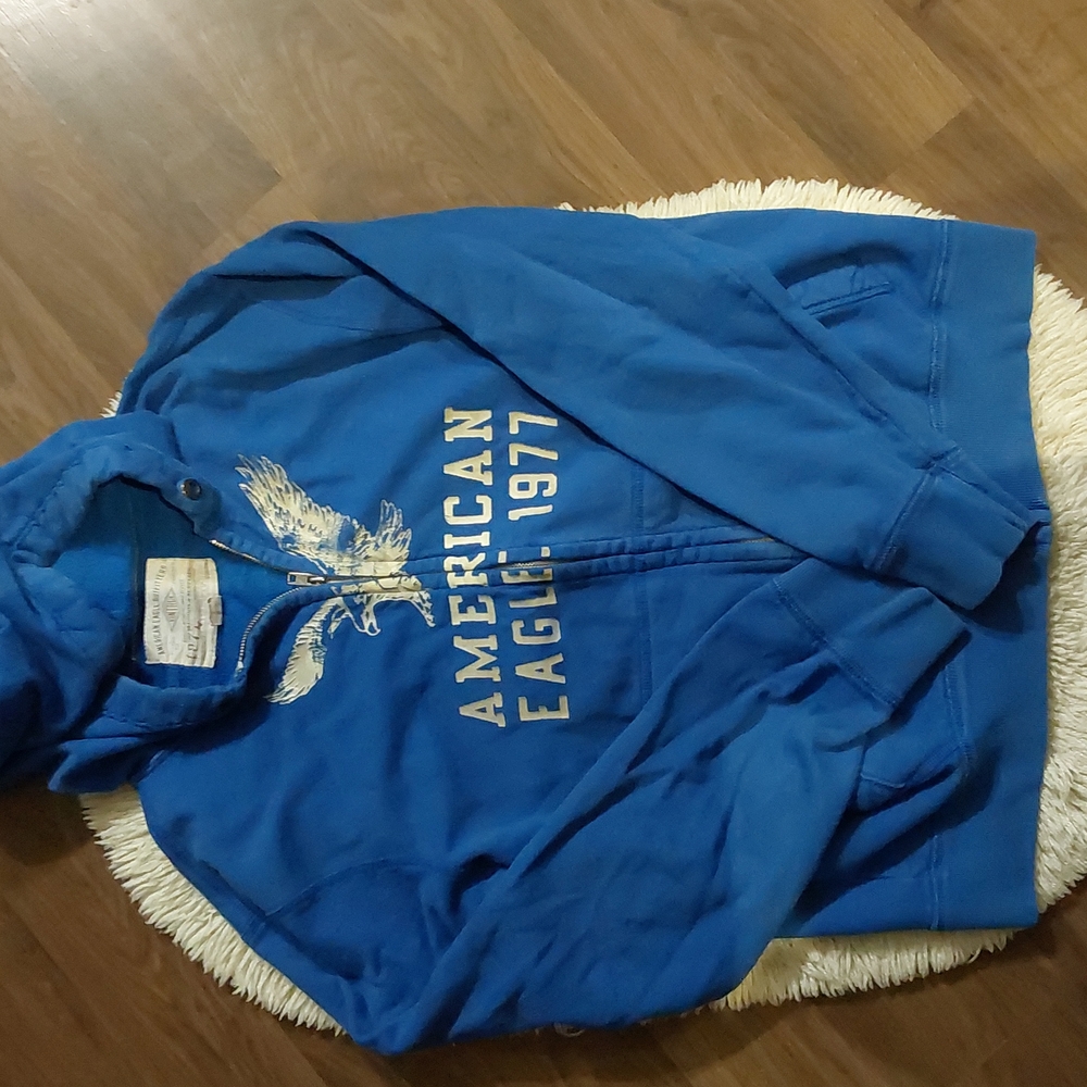 American Eagle hooded sweatshirt sized medium
